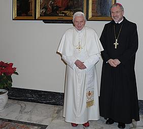 Papst Benidikt XVI. mit Bischof Gregor Maria Hanke. Foto: Servizio Fotografico O.R.